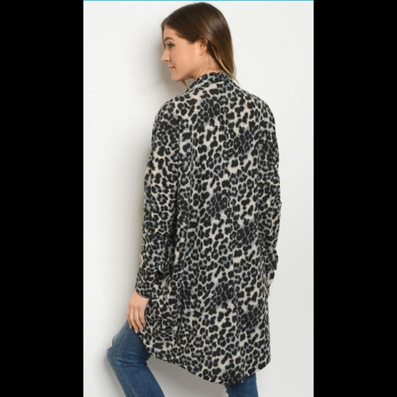 2 for $40❤️1 left XL💕long animal print cardigan - Picture 2 of 4